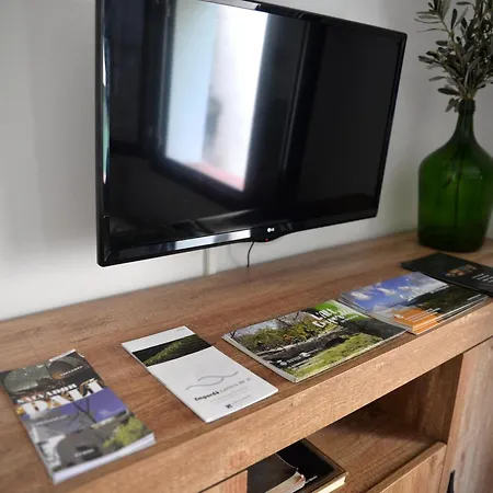 Casa Con Encanto En El Centro De Peralada: 6 Personas, Wifi, Smart Tv, A/c - Es-228-172 Peralada