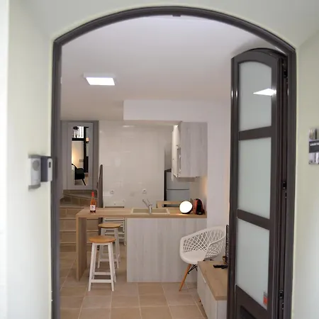 Apartment Casa Con Encanto En El Centro De Peralada: 6 Personas, Wifi, Smart Tv, A/c - Es-228-172