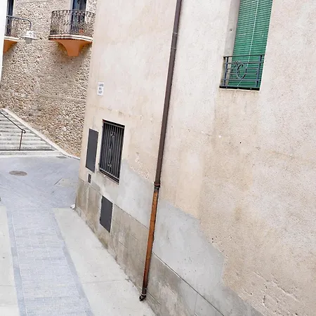 Apartment Casa Con Encanto En El Centro De Peralada: 6 Personas, Wifi, Smart Tv, A/c - Es-228-172 Peralada