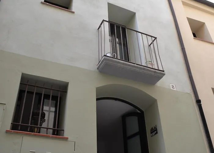 Casa Con Encanto En El Centro De Peralada: 6 Personas, Wifi, Smart Tv, A/c - Es-228-172 Appartamento *